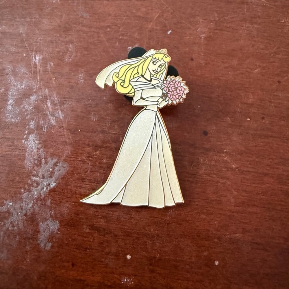 Disney Princess Trading Pin - Picture 2 of 3
